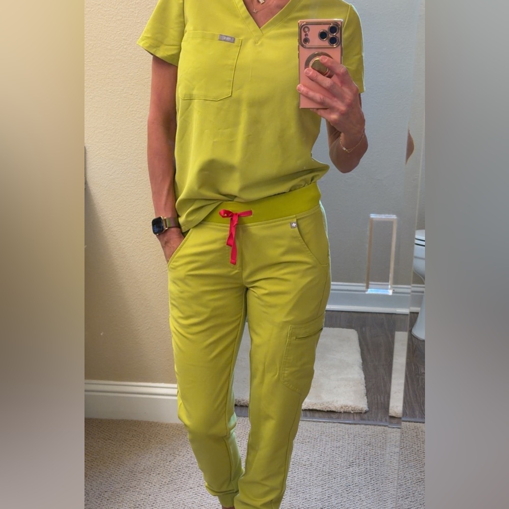 Women's Limeade Figs scrubs XS